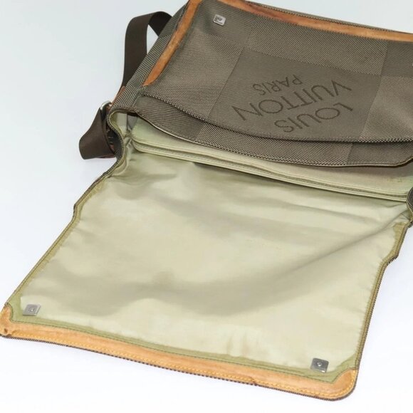 LOUIS VUITTON Damier Geant Messager Shoulder Bag Tail - Picture 8 of 16